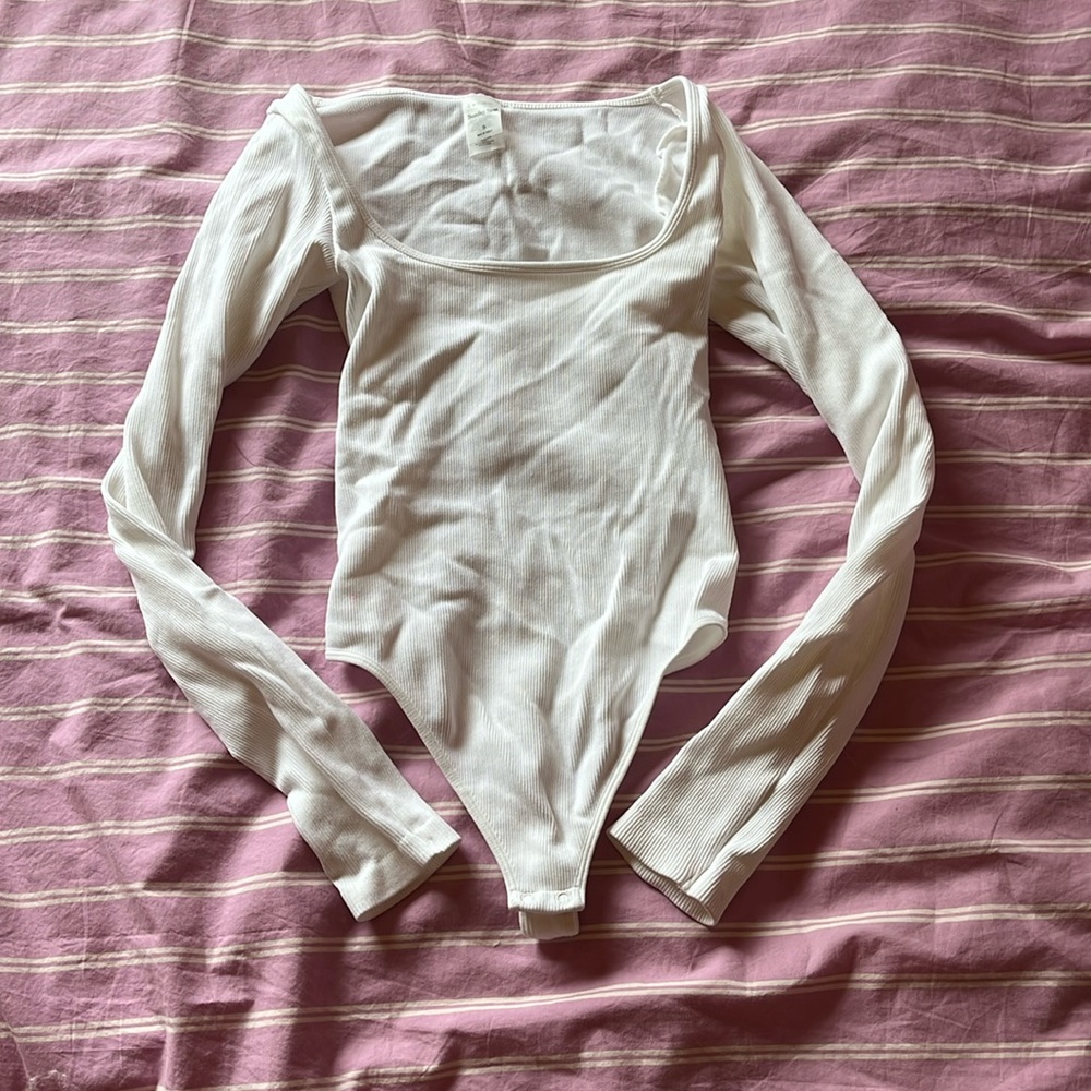 Aritzia square neck ribbed white bodysuit size small
